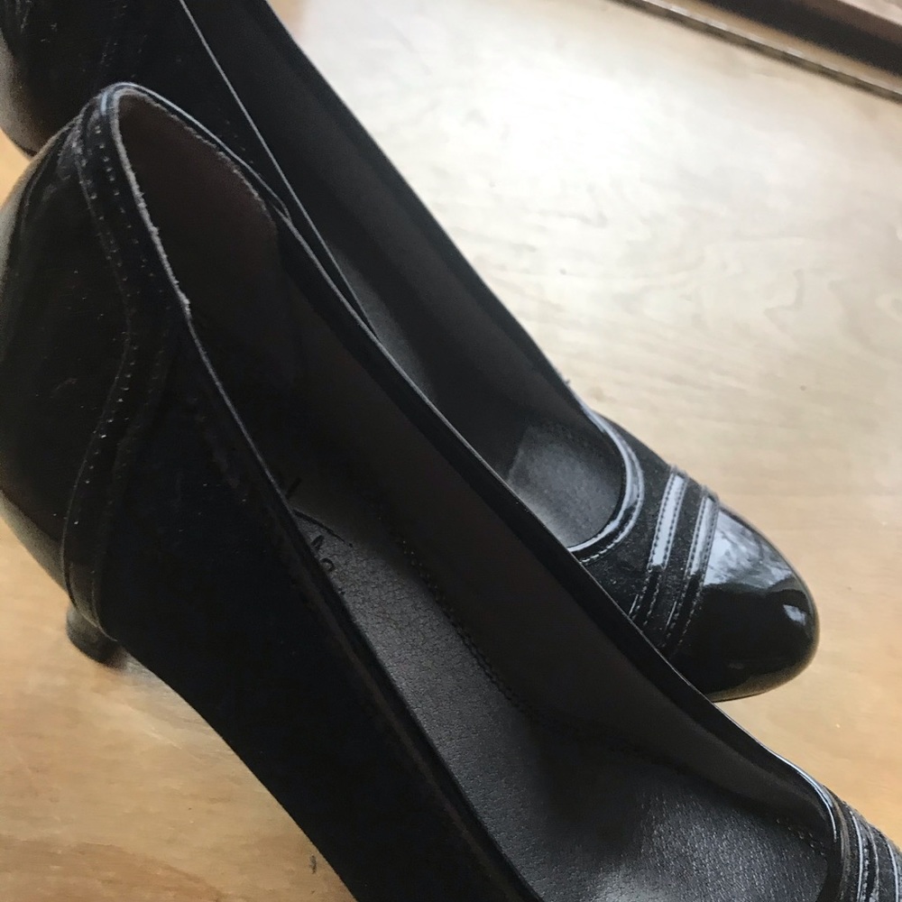 Life Stride black dress shoe. Size 7